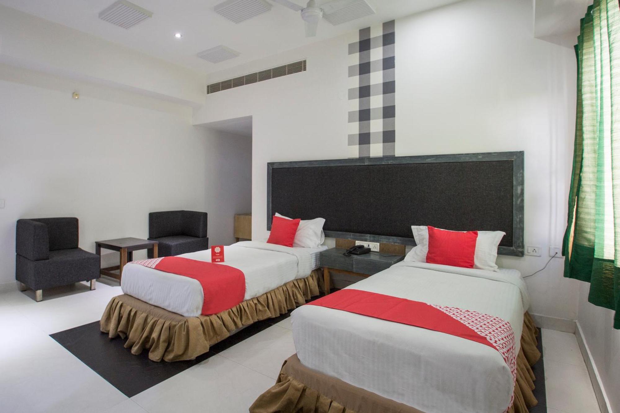 Hotel O Palak Residency Near Erragadda Metro Station Хайдарабад Экстерьер фото