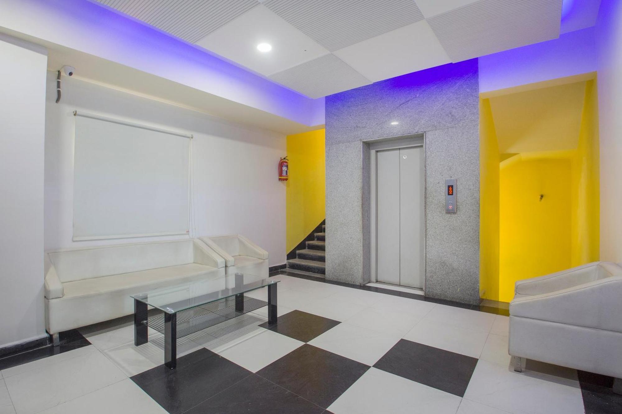 Hotel O Palak Residency Near Erragadda Metro Station Хайдарабад Экстерьер фото
