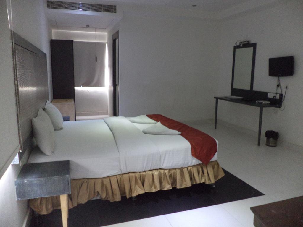 Hotel O Palak Residency Near Erragadda Metro Station Хайдарабад Номер фото