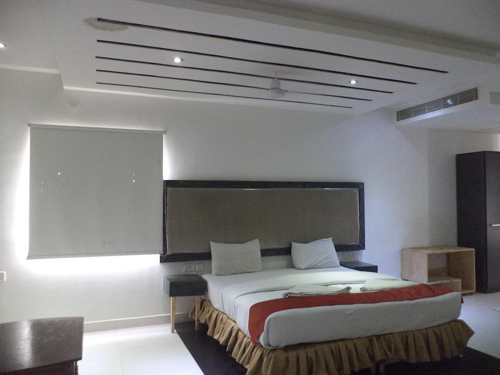 Hotel O Palak Residency Near Erragadda Metro Station Хайдарабад Экстерьер фото