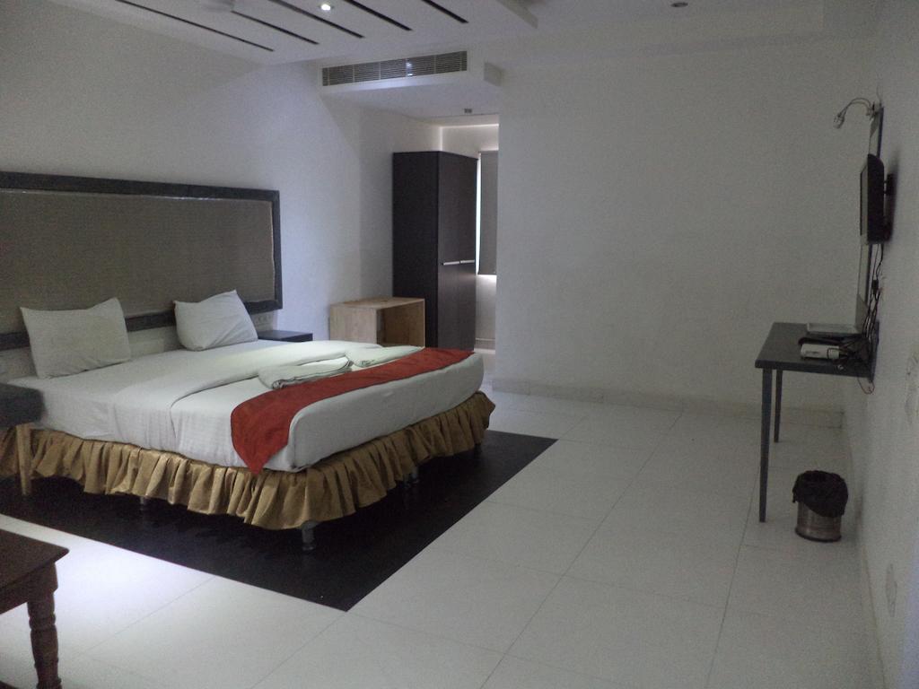 Hotel O Palak Residency Near Erragadda Metro Station Хайдарабад Экстерьер фото