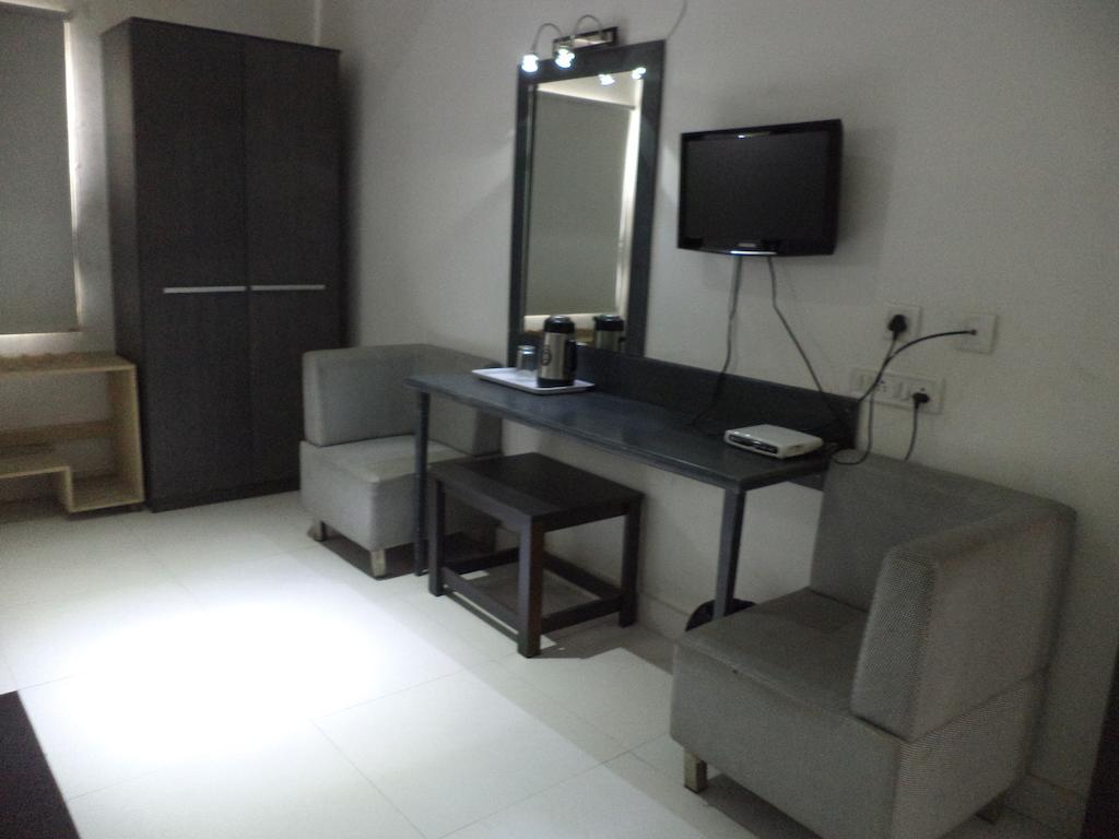 Hotel O Palak Residency Near Erragadda Metro Station Хайдарабад Экстерьер фото