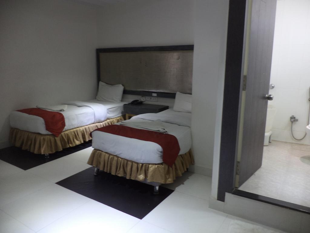 Hotel O Palak Residency Near Erragadda Metro Station Хайдарабад Экстерьер фото