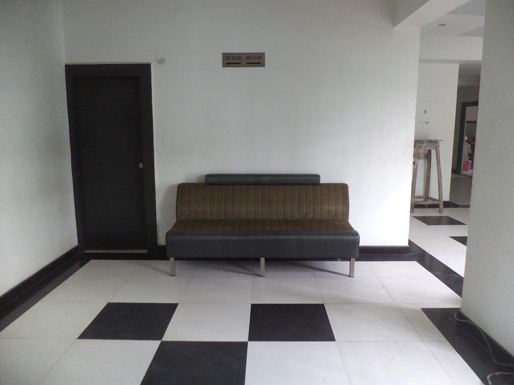 Hotel O Palak Residency Near Erragadda Metro Station Хайдарабад Экстерьер фото