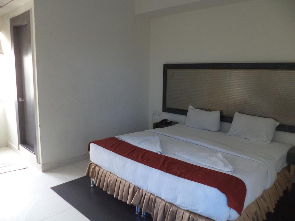 Hotel O Palak Residency Near Erragadda Metro Station Хайдарабад Экстерьер фото